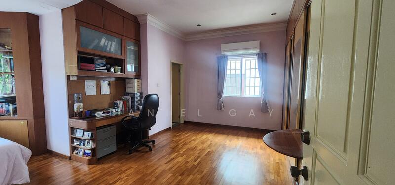 Huge Master Bedroom