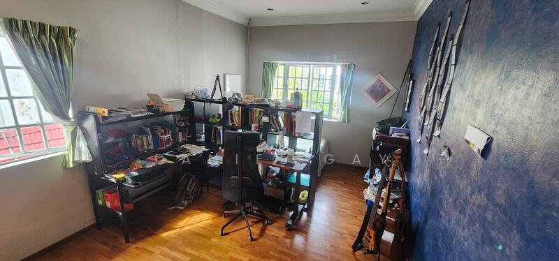 Common Bedroom without balcony
