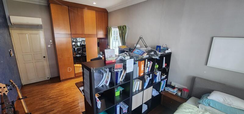 Common Bedroom without balcony