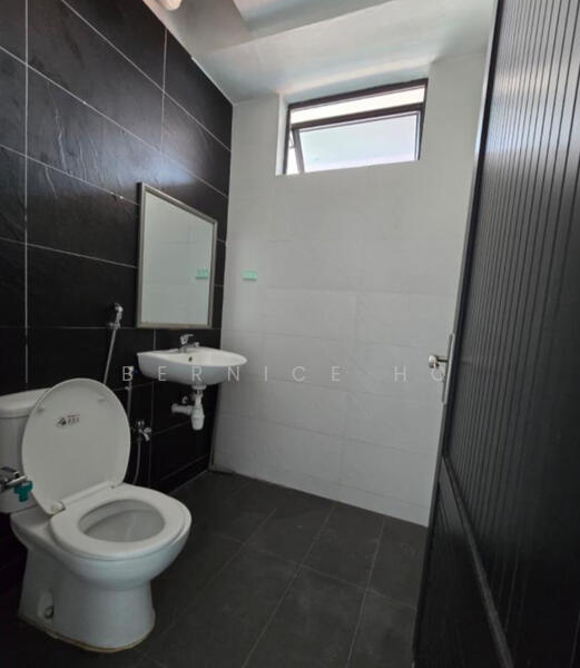 Loyang Enterprise Building, 56 Loyang Way, Changi Airport / Changi Village, 4,069 sqft, Factory / Workshop (B2) For Rent, by Bernice Ho, 60144685 - Bathroom - CommercialGuru.com.sg