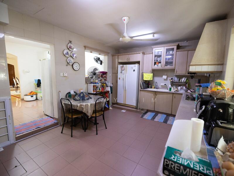 Dry Kitchen