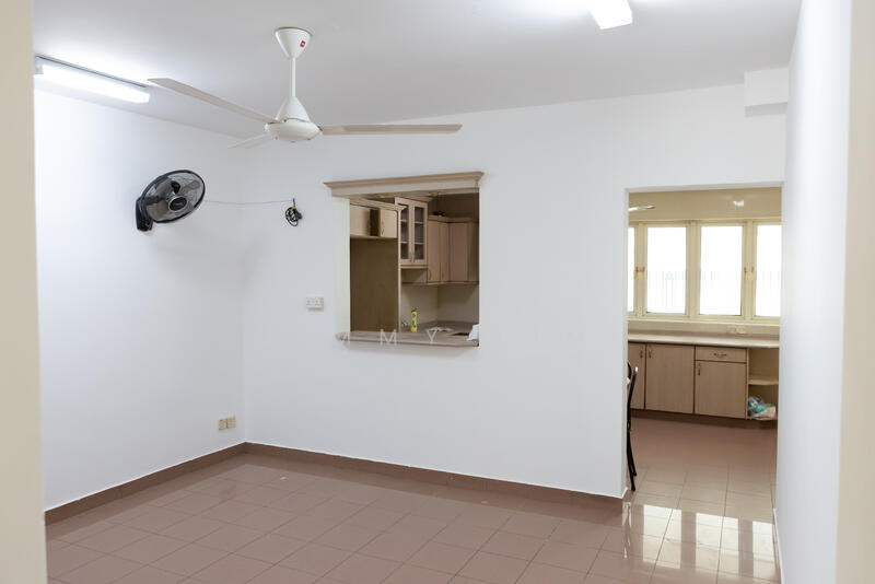 Breakfast / dinning or Computer area