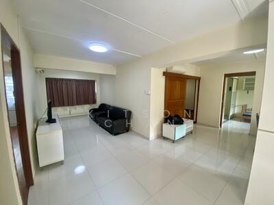 For Sale - 21 Queen's Close