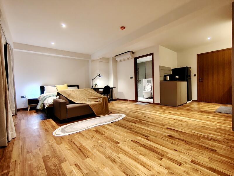 Large and spacious studio