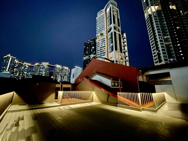 Amazing rooftop view of city skyline!