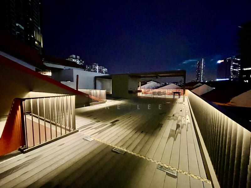 Rooftop pergola and dining