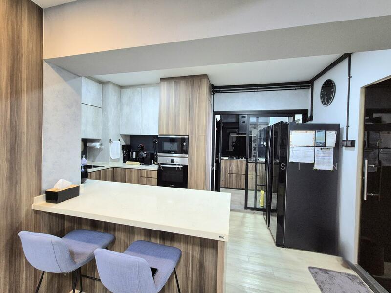 Dry kitchen