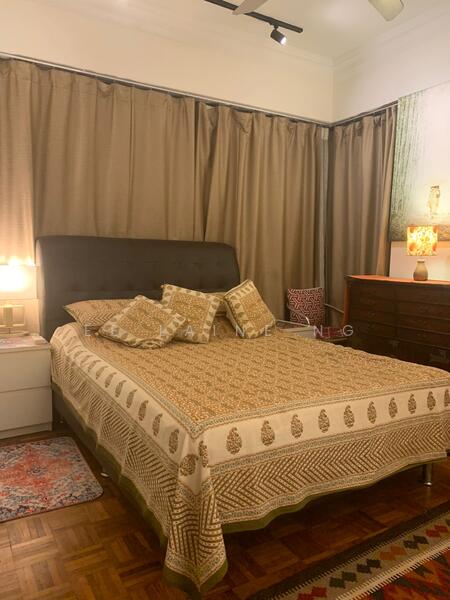 Queen Bed