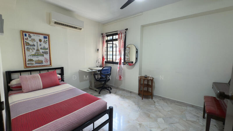 Common bedroom