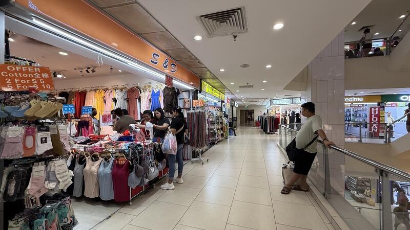 Lucky Plaza, 304 Orchard Road, 409 sqft, Mall Shop For Sale, by Alvin Chua, 60145665 - Others - CommercialGuru.com.sg