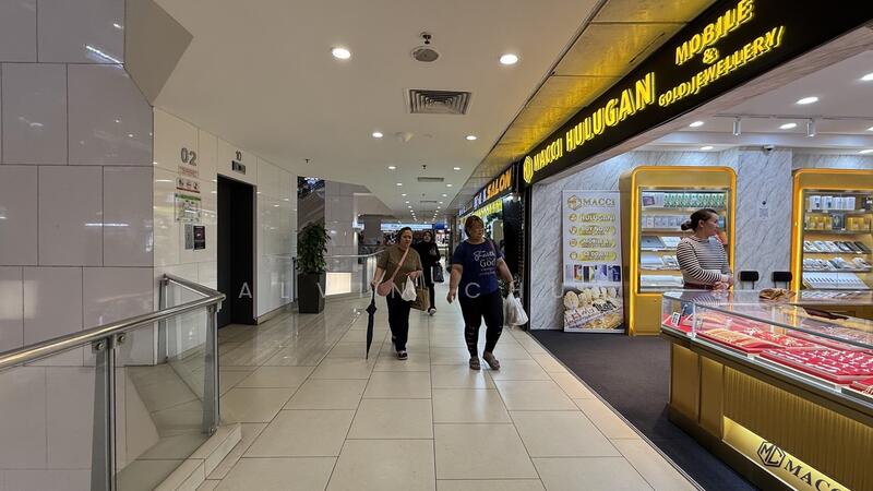 Lucky Plaza, 304 Orchard Road, 409 sqft, Mall Shop For Sale, by Alvin Chua, 60145665 - Others - CommercialGuru.com.sg