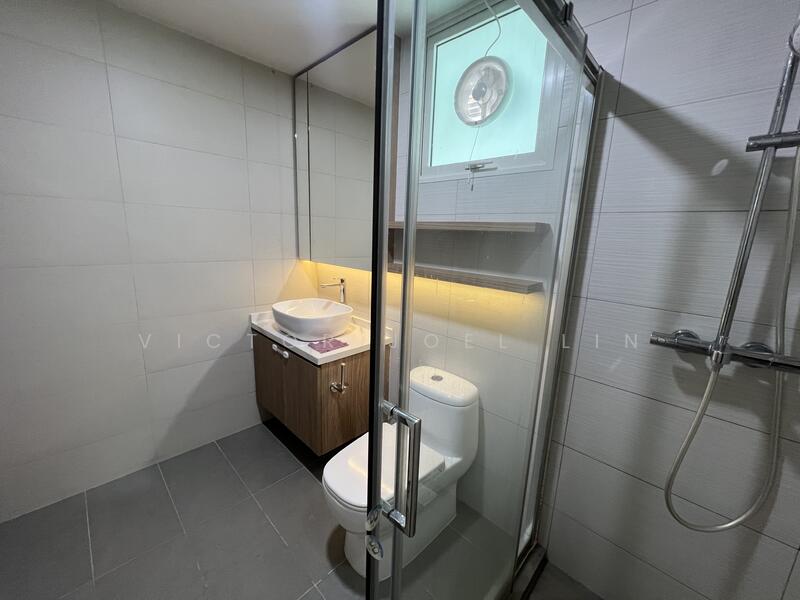 Master Toilet
