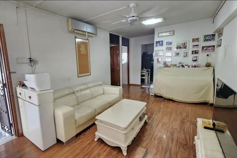 236 Tampines Street 21, 236 Tampines Street 21, 2 Bedrooms, 785 sqft, HDB Flat For Sale, by Joanne Peh, 60145891 - Living Room - PropertyGuru.com.sg
