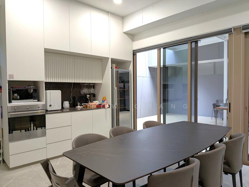 Dry Kitchen