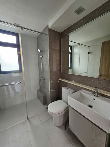 Twin Fountains, 11 Woodlands Avenue 6, 3 Bedrooms, 1,055 sqft, Executive Condominium For Sale, by . Raama, 60145981 - Bathroom - PropertyGuru.com.sg