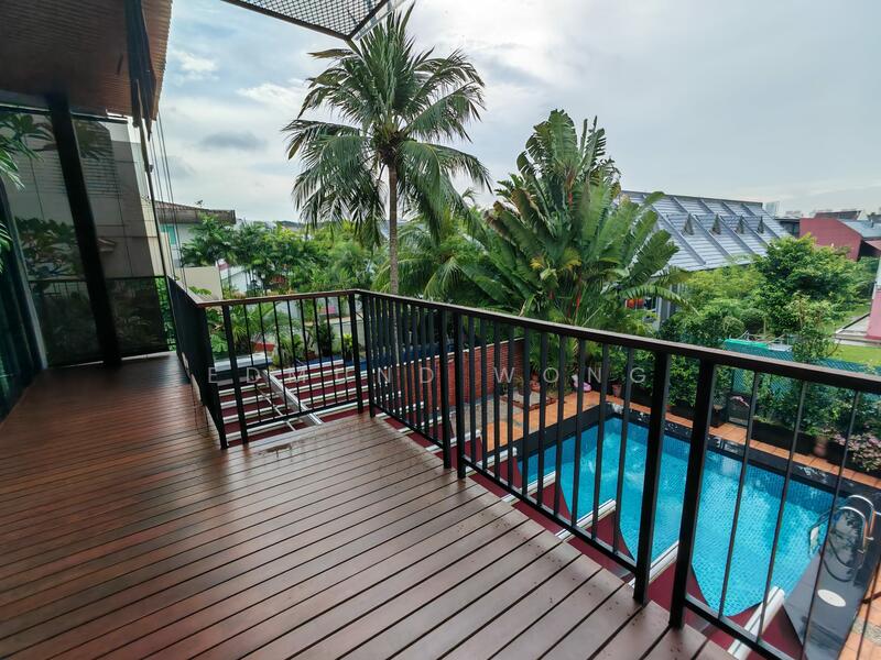 For Sale - Huge Semi-D Resort Vibes, Walk to Srgn MRT, 1km to Schools