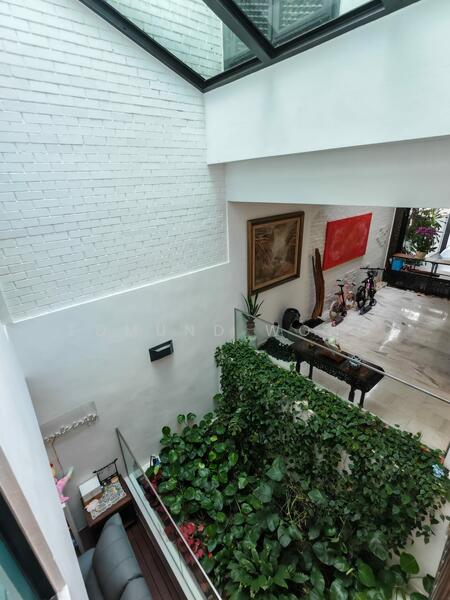 For Sale - Huge Semi-D Resort Vibes, Walk to Srgn MRT, 1km to Schools