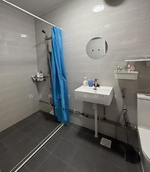 Common Bathroom 