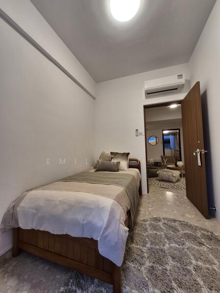 For Rent - UE Square