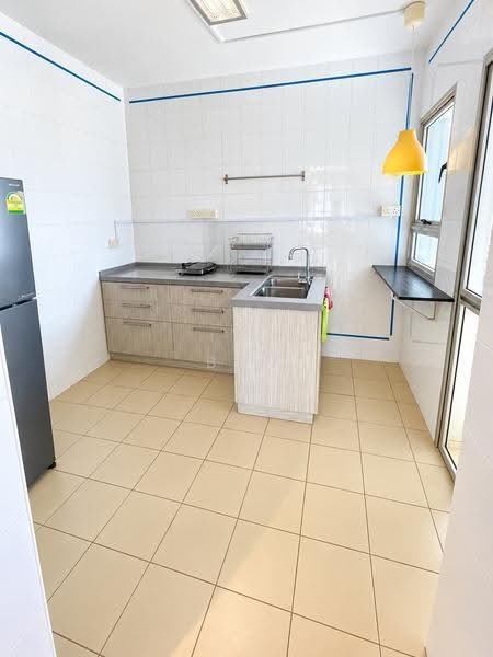 270A Sengkang Central, 270A Sengkang Central, Hougang / Punggol / Sengkang, 2 Bedrooms, 1,001 sqft, HDB Flat For Rent, by Ben Toh, 60146291 - Kitchen - PropertyGuru.com.sg