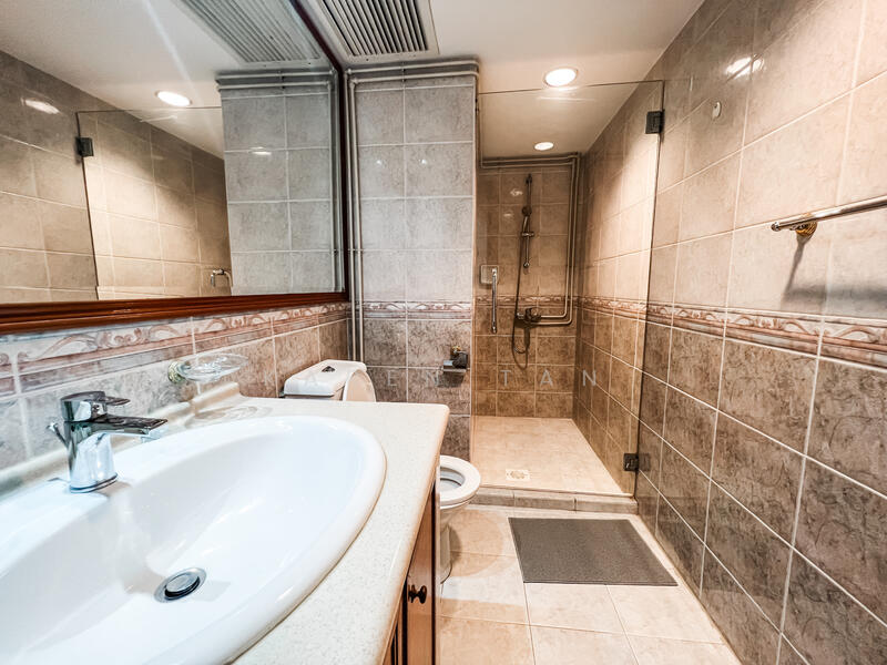 For Rent - Ridgewood Condominium