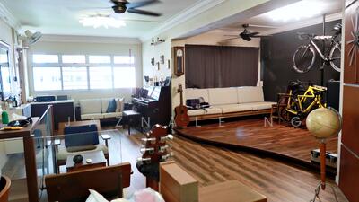 For Sale - 147 Mei Ling Street