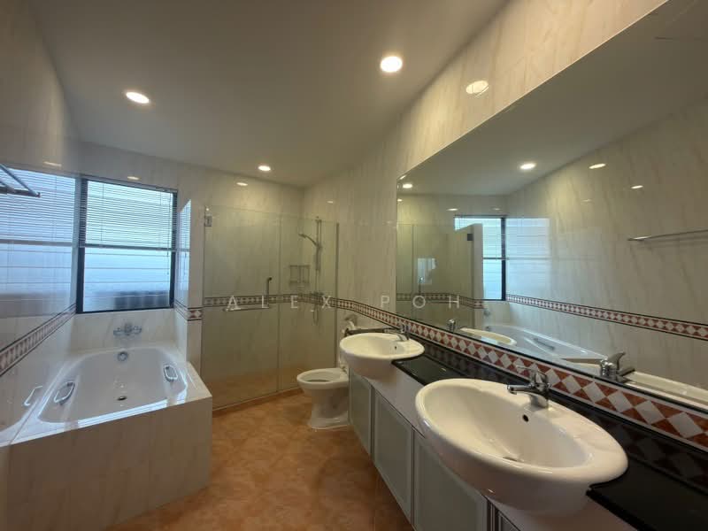 Regency Park, 3 Nathan Road, 3 Bedrooms, 3,175 sqft, Condominium For Sale, by Alex Poh, 60146528 - Bathroom - PropertyGuru.com.sg