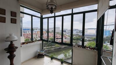 For Sale - Lakepoint Condo