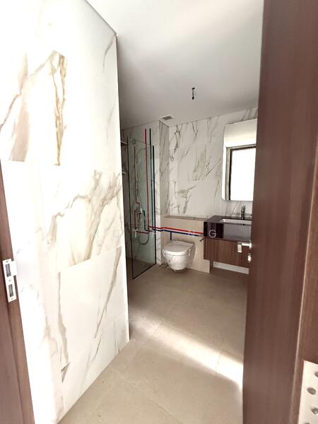 Claydence Apartment For Sale at S$ 1,535,000 | PropertyGuru Singapore - Bathroom