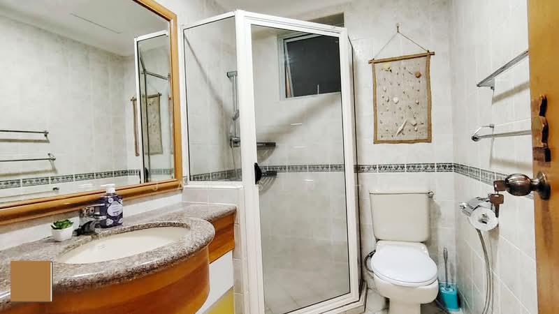 Guilin View, 20 Bukit Batok Street 52, Room Rental, 120 sqft, Condominium For Rent, by Janssen Ho, 60147344 - Bathroom - PropertyGuru.com.sg