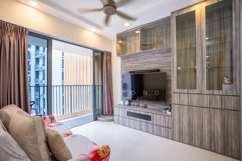 Coco Palms, 21 Pasir Ris Grove, 2 Bedrooms, 753 sqft, Condominium For Sale, by Ben Wong, 60147478 - Living Room - PropertyGuru.com.sg