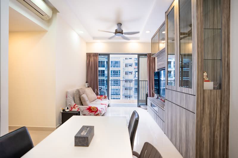 Coco Palms, 21 Pasir Ris Grove, 2 Bedrooms, 753 sqft, Condominium For Sale, by Ben Wong, 60147478 - Living Room - PropertyGuru.com.sg