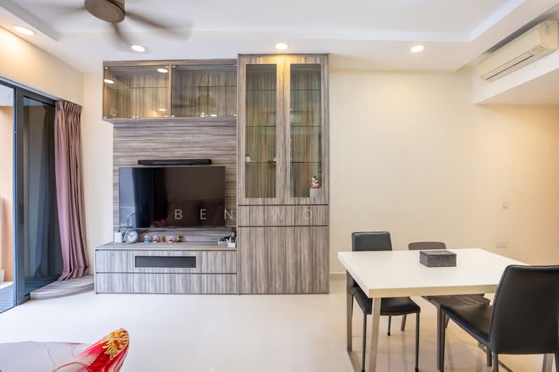 Coco Palms, 21 Pasir Ris Grove, 2 Bedrooms, 753 sqft, Condominium For Sale, by Ben Wong, 60147478 - Living Room - PropertyGuru.com.sg
