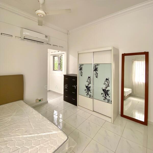 27 JALAN POKOK SERUNAI, JALAN POKOK SERUNAI, Room Rental, 300 sqft, Semi-Detached House For Rent, by Gary Go, 60147567 - Bedroom - PropertyGuru.com.sg