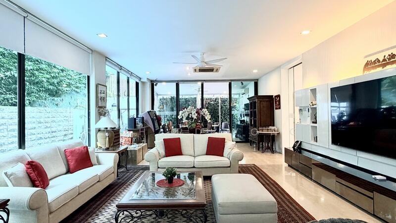 For Rent - D10 Coronation Road West Detached