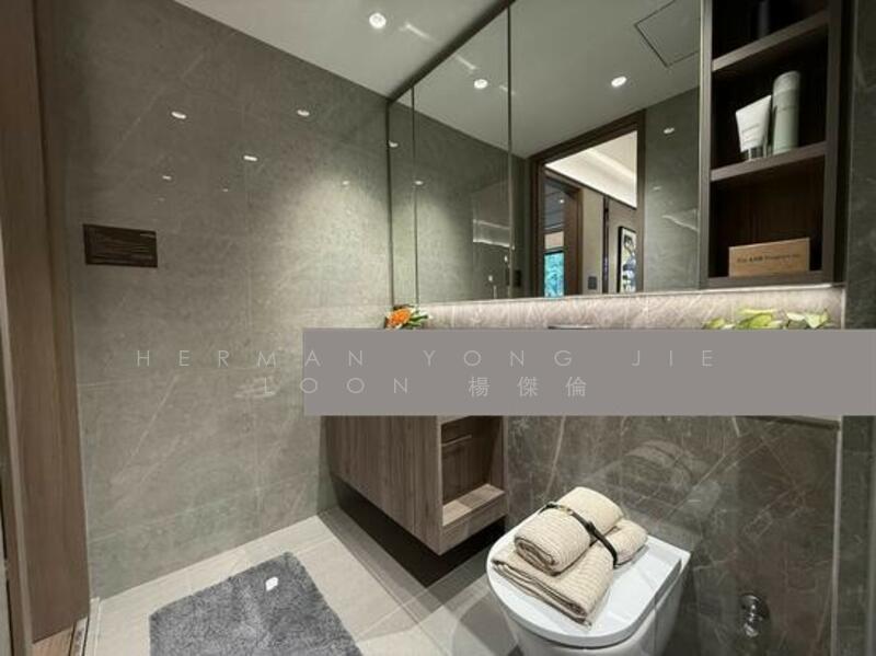 En suite bathroom of junior master bedroom