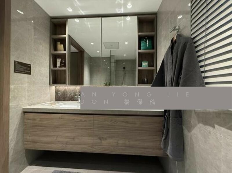 His and hers wash basin in master bathroom