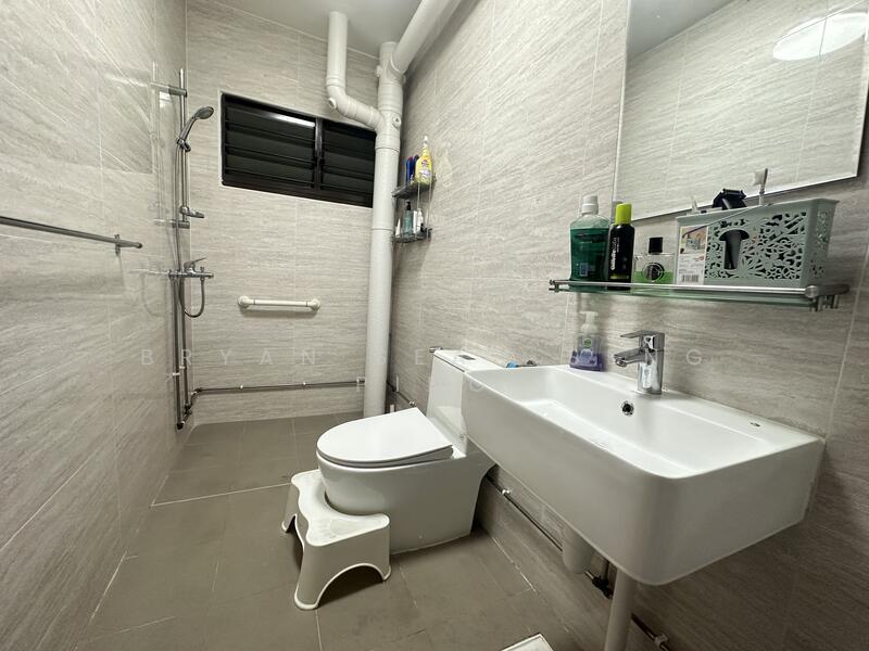 863 Tampines Street 83, 863 Tampines Street 83, 4 Bedrooms, 1,658 sqft, HDB Flat For Rent, by Bryan Seah Seng Ping, 60147671 - Bathroom - PropertyGuru.com.sg