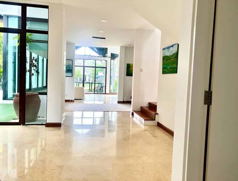 Hallway to Guest Tea Corner