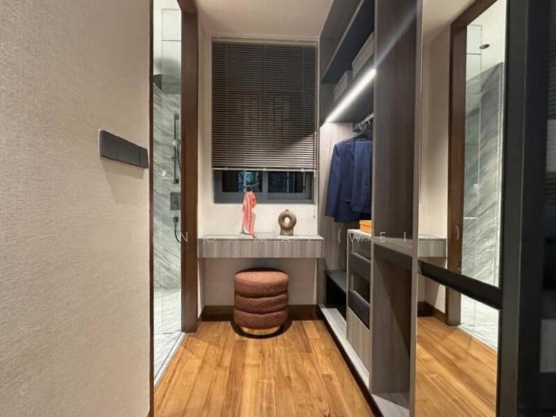 Walk-in-wardrobe