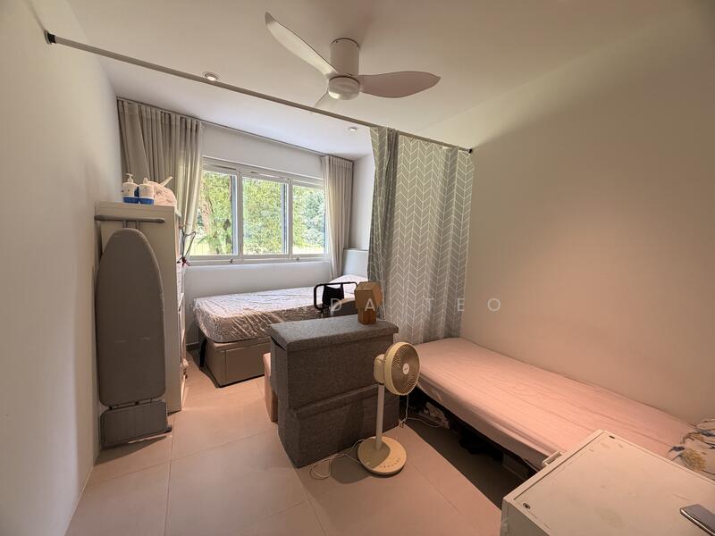 Bedroom/studyroom 
