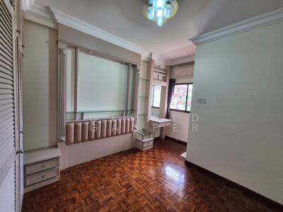 For Rent - Grande Vista