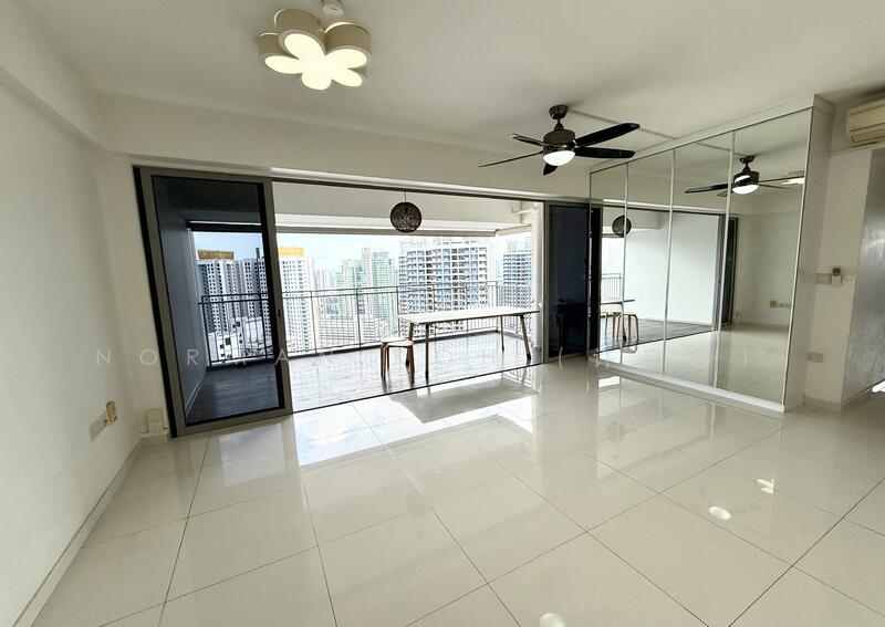 138A Lorong 1A Toa Payoh, 138A Lorong 1A Toa Payoh, 3 Bedrooms, 1,227 sqft, HDB Flat For Rent, by Norman Koh (许启彰）, 60147804 - Huge Living Hall with Balcony - PropertyGuru.com.sg