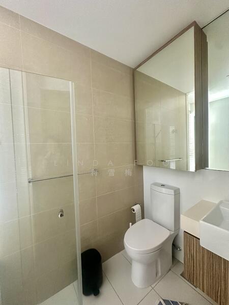 Common bathroom 