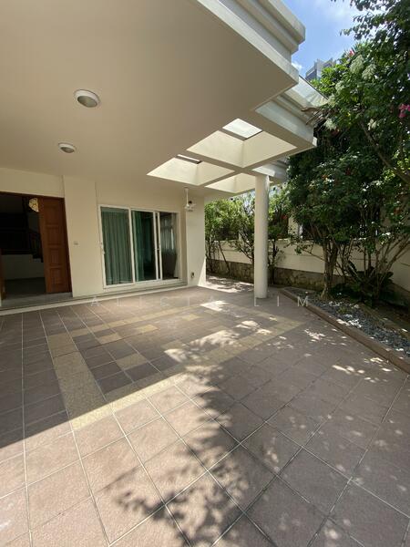 Car porch 