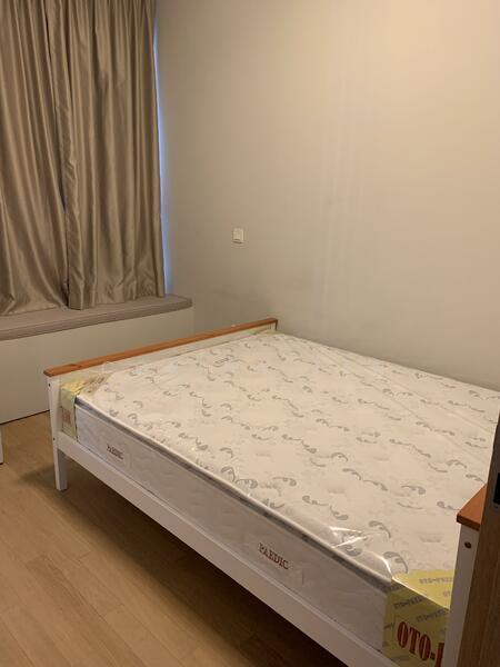 2nd Bedroom fits queen size bed