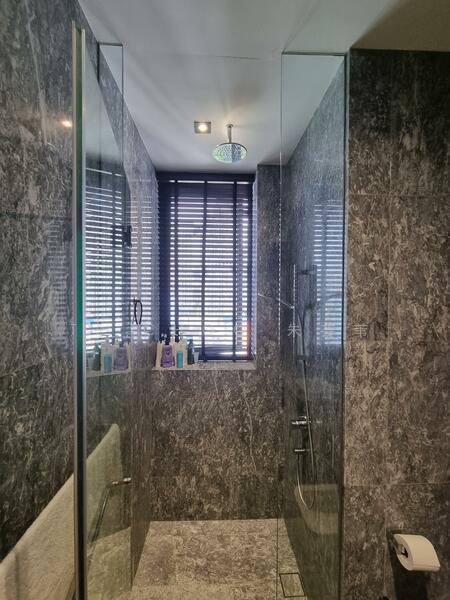 Sky Everton Condominium For Sale at S$ 1,850,000 | PropertyGuru Singapore - Bathroom