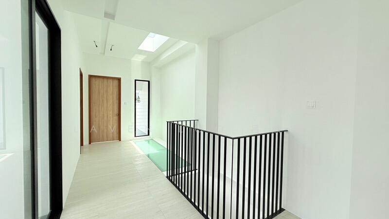 For Sale - Landed for sale semi d near Kovan mrt