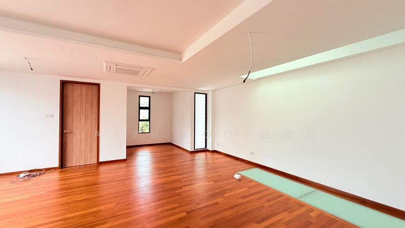 For Sale - Landed for sale semi d near Kovan mrt