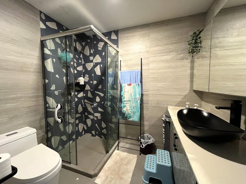 Level 2 Bathroom